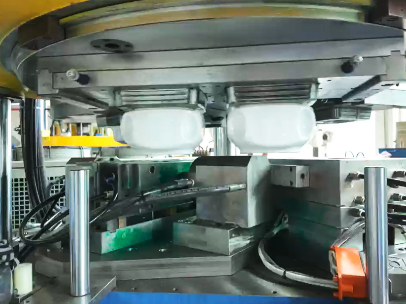 JASU ISB 1100AN-3 pharmaceutical bottle ISBM machine