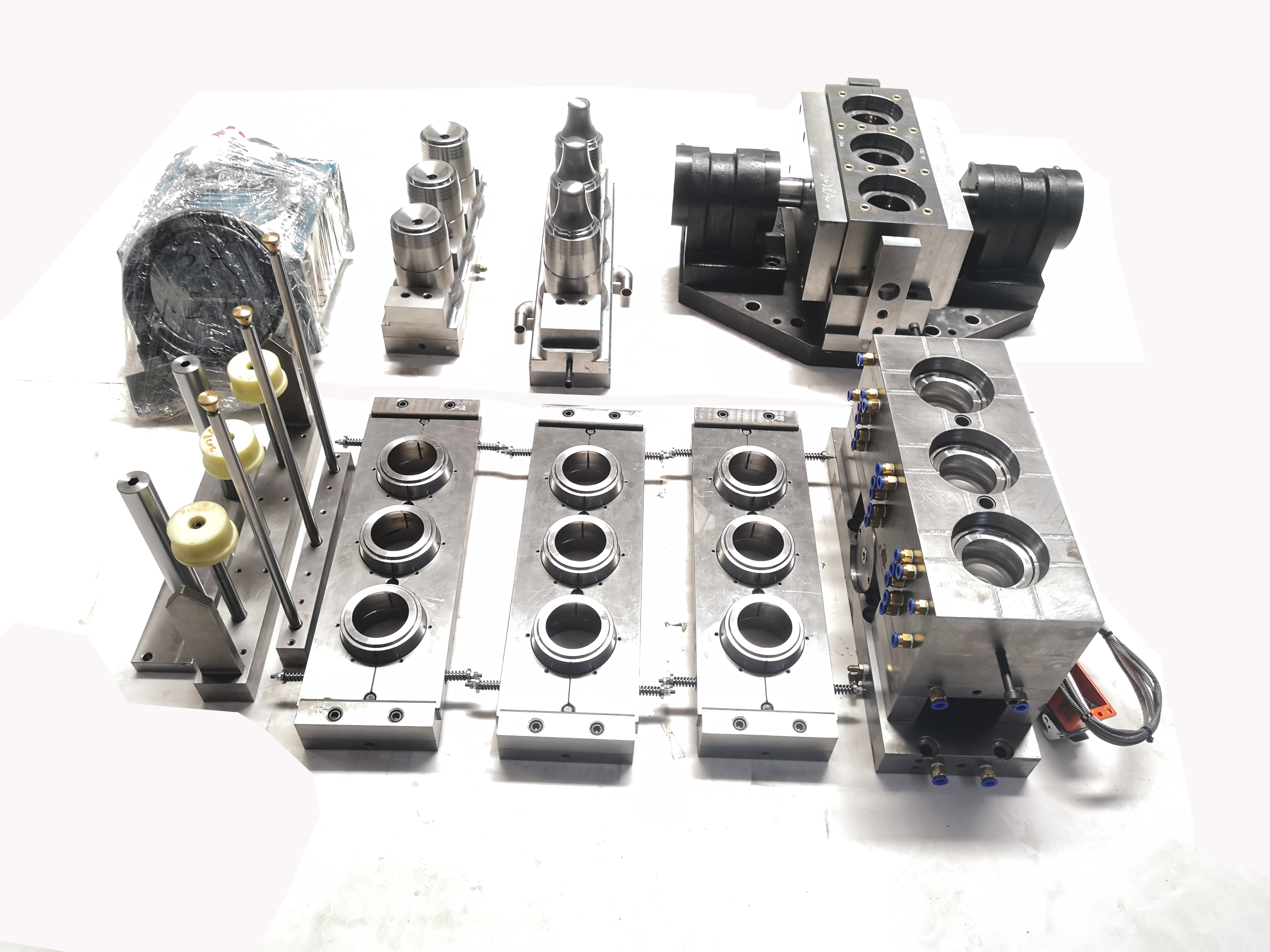 3-cavity mold 