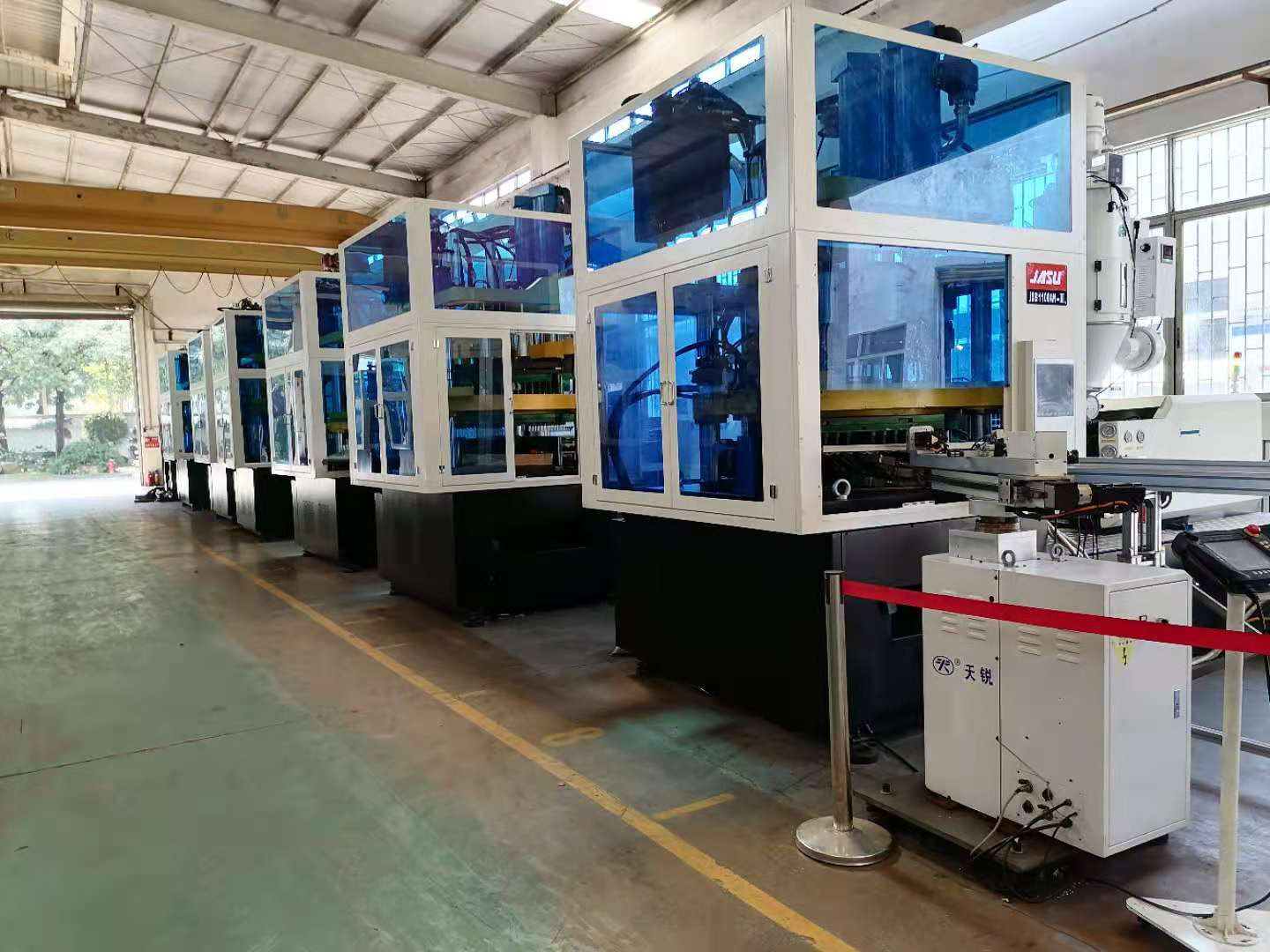 Pharmaceutical ISBM cleanroom machinery setup