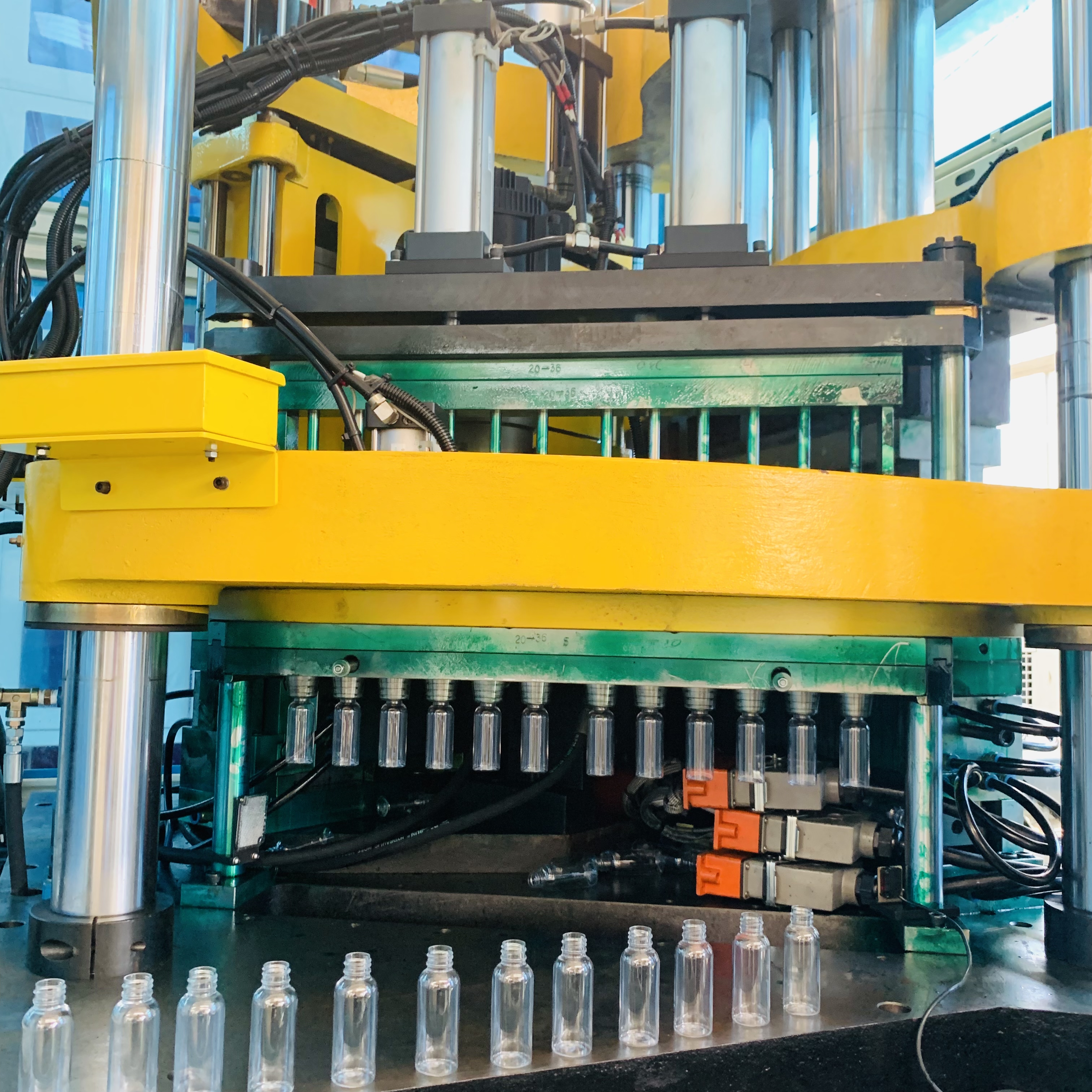 Injection Blowing Molding Machine