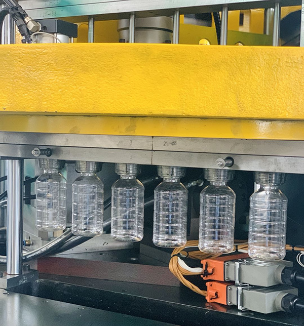 What Materials Can a Jars Cans Injection Stretch Blow Molding Machine Process?